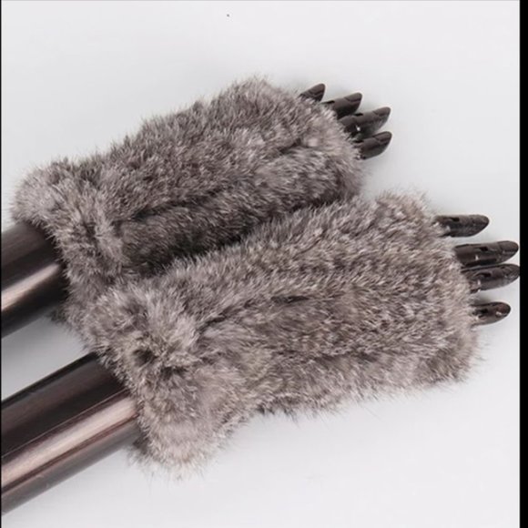 Natural Fox Fur Fingerless Gloves - Picture 6 of 7